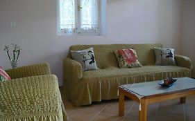 Carsazzio Cottage House